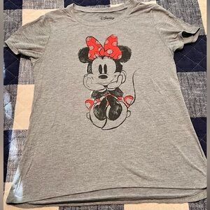 DISNEY Minnie Mouse Women’s T-Shirt Size Large - Never Worn